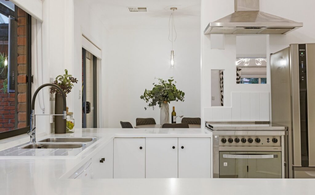 Real Estate kitchen photo