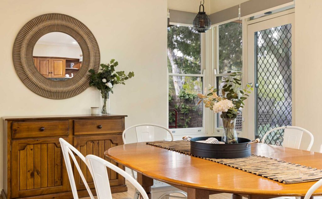 Real Estate dining room photography